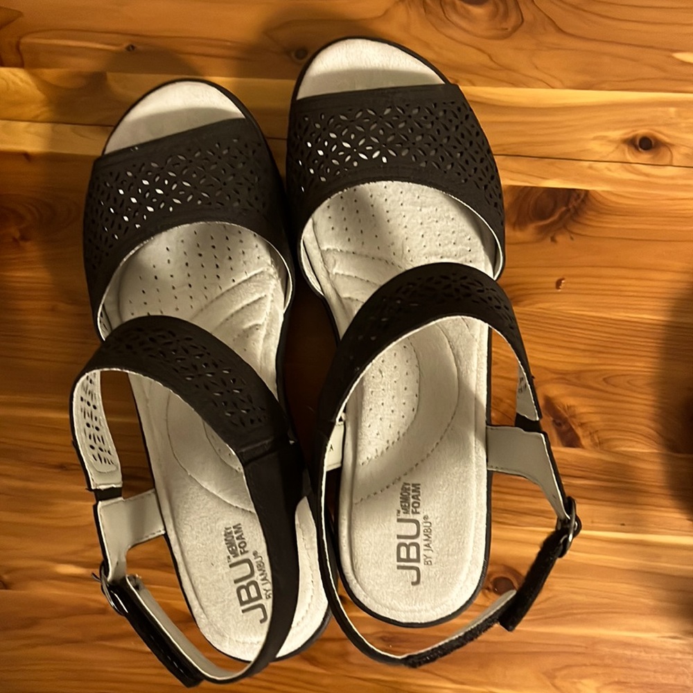 JBU pump/wedge black, size 7, never worn,